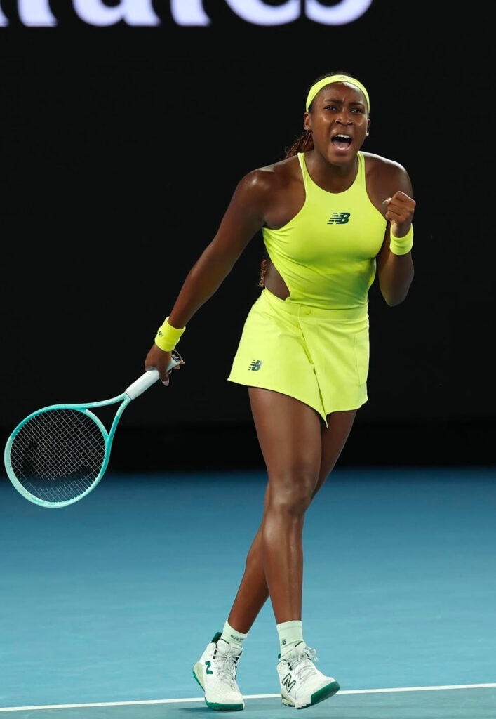 Coco Gauff in completino giallo fluo