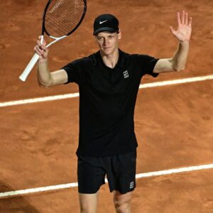 Sinner outfit internazionali roma : total black Nike